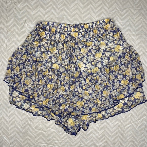 𝅺Altar’d State Flowy Floral Shorts Size XS - Picture 2 of 6